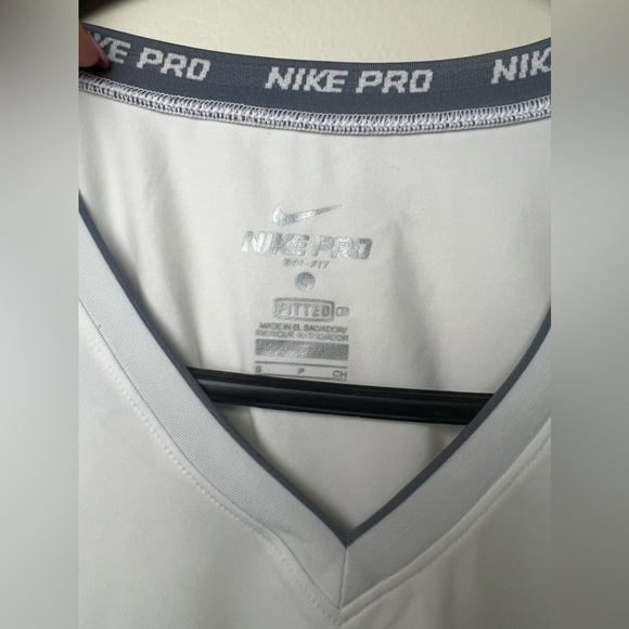 Women’s Nike Pro Dri-fit Stay Cool Fitted White Training Tank Small Style-458670 - Picture 3 of 5